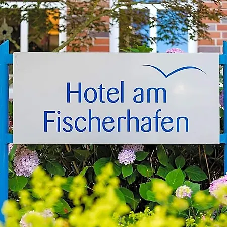 Am Fischerhafen Ditzum